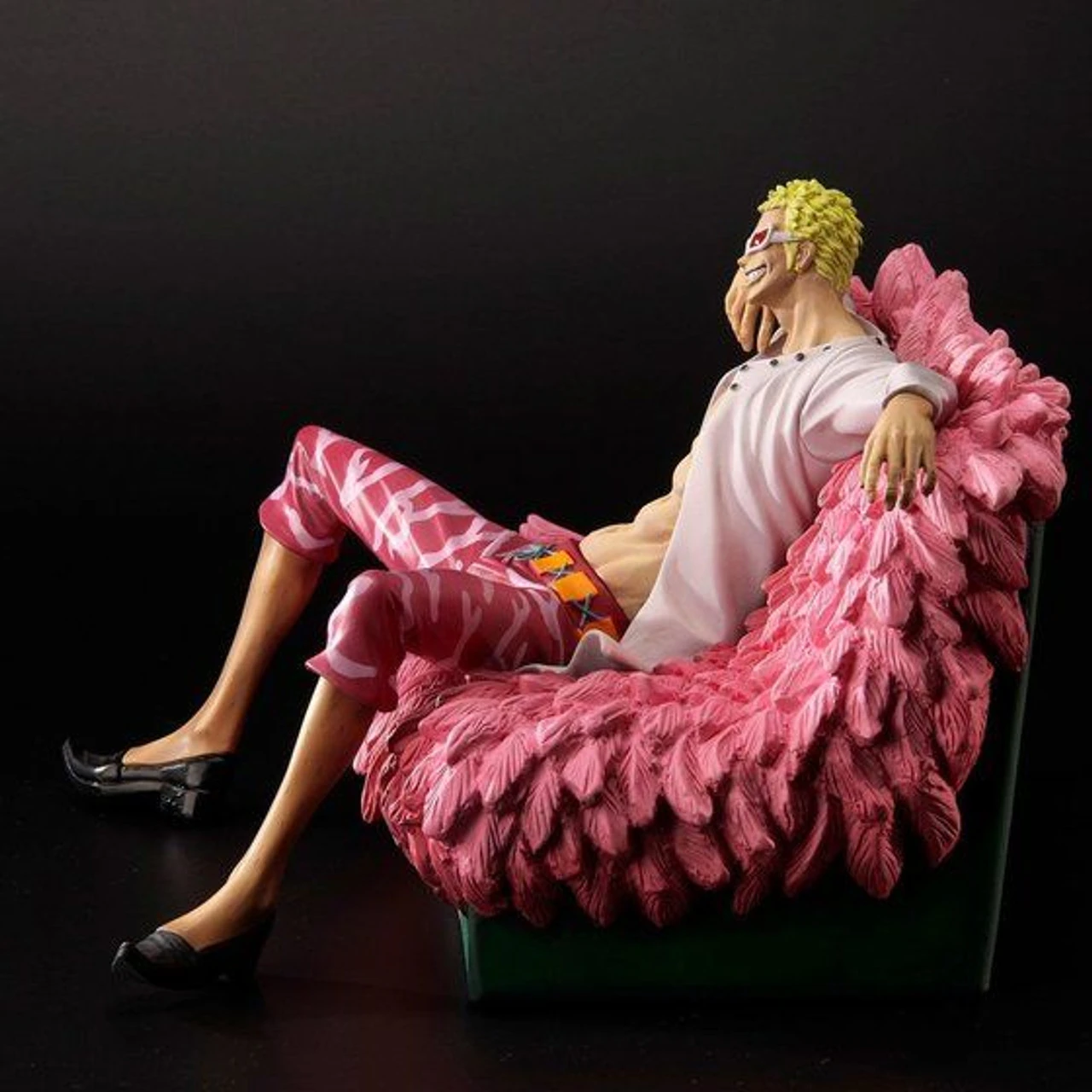 Bandai One Piece Archive Collection No 7 Don Quixote Doflamingo PVC Figure (Completed) 4 Bandai One Piece Archive Collection No 7 Don Quixote Doflamingo PVC Figure (Completed) - Image 2