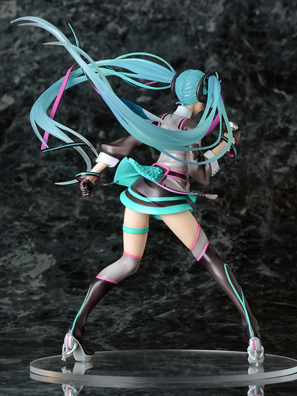 Max Factory Hatsune Miku Magical Mirai 2015 Ver 1/10 PVC Figure 4 Max Factory Hatsune Miku Magical Mirai 2015 Ver 1/10 PVC Figure - Image 2
