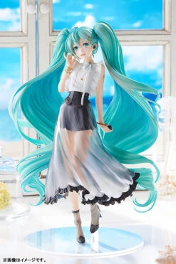 GOOD SMILE COMPANY Hatsune Miku: NT Style Casual Wear Ver. 1/6 Complete Figure